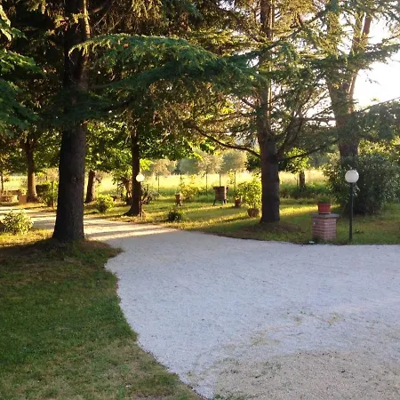 Trasimeno: Poolside Retreat With Garden Oasis * Tuoro sul Trasimeno